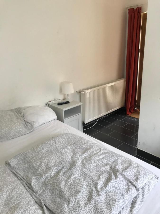 Kerti Franciaagyas Apartman Вац Екстер'єр фото