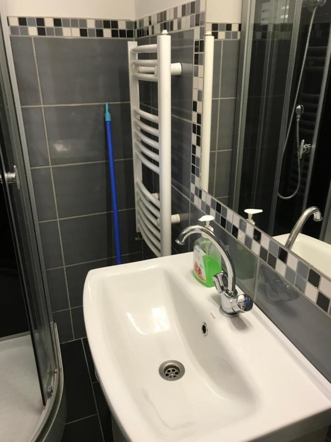 Kerti Franciaagyas Apartman Вац Екстер'єр фото